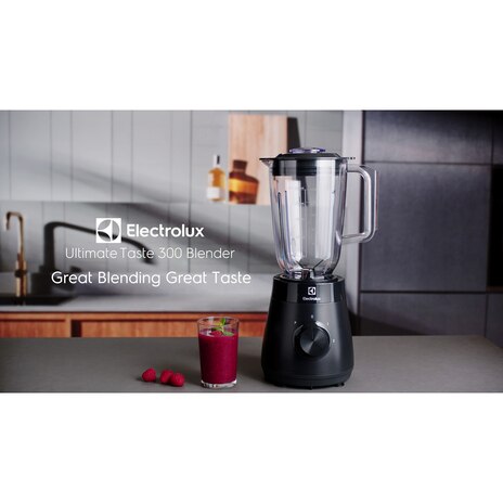 500 watt UltimateTaste 300 blender with 2 speeds