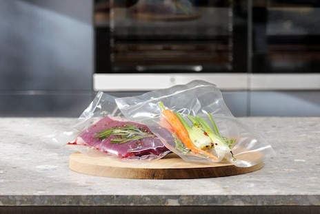 Vacuum sealer starter kit with bags - E4VS1-4AG | Electrolux Viet Nam